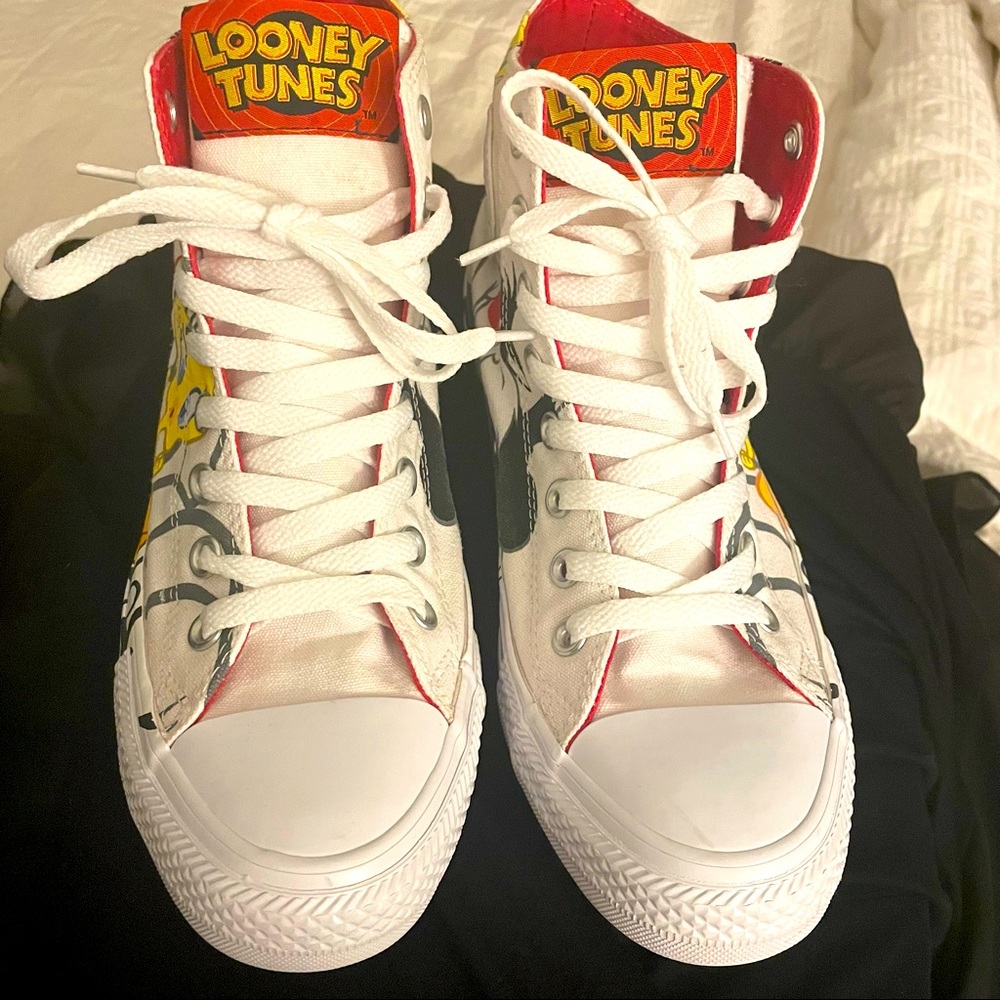 Looney Tunes Converse